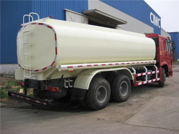 SINOTRUK HOWO 6x4 Fuel Tank Truck with flat roof long cab 336HP_ 20CBM